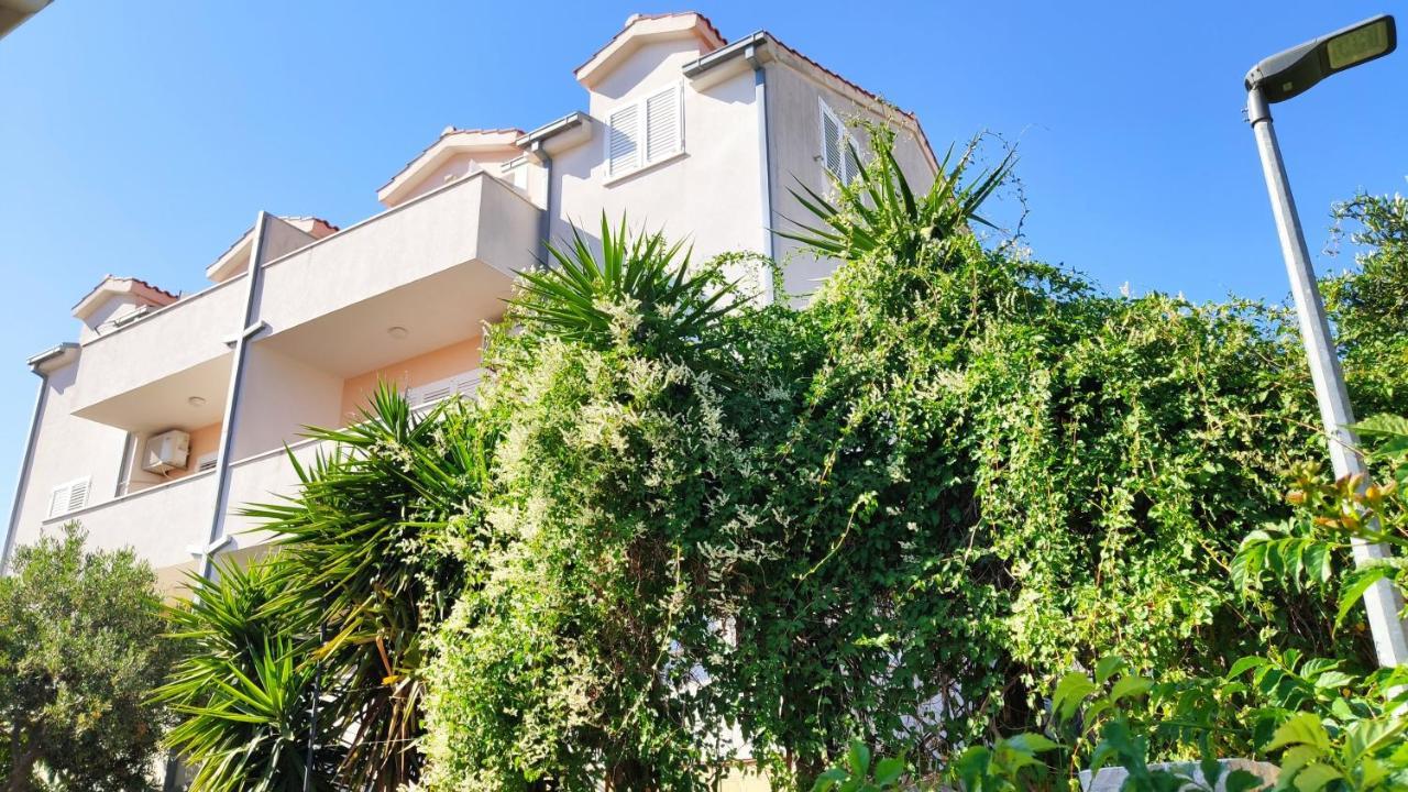 Apartments Mazuran Hvar Town Exterior photo